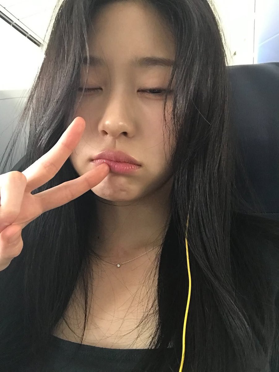 Minjuyey's tweet photo. Pout.... 🫤✌🏻 https://t.co/X5cCPctLuO