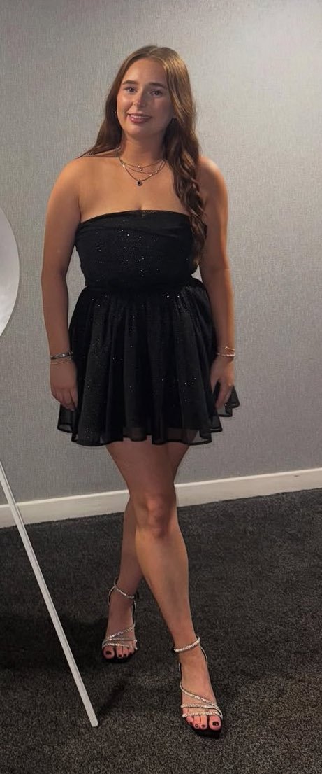HotelSunday89v2's tweet photo. @ukcelebfapper https://t.co/kHxL9DNJsE