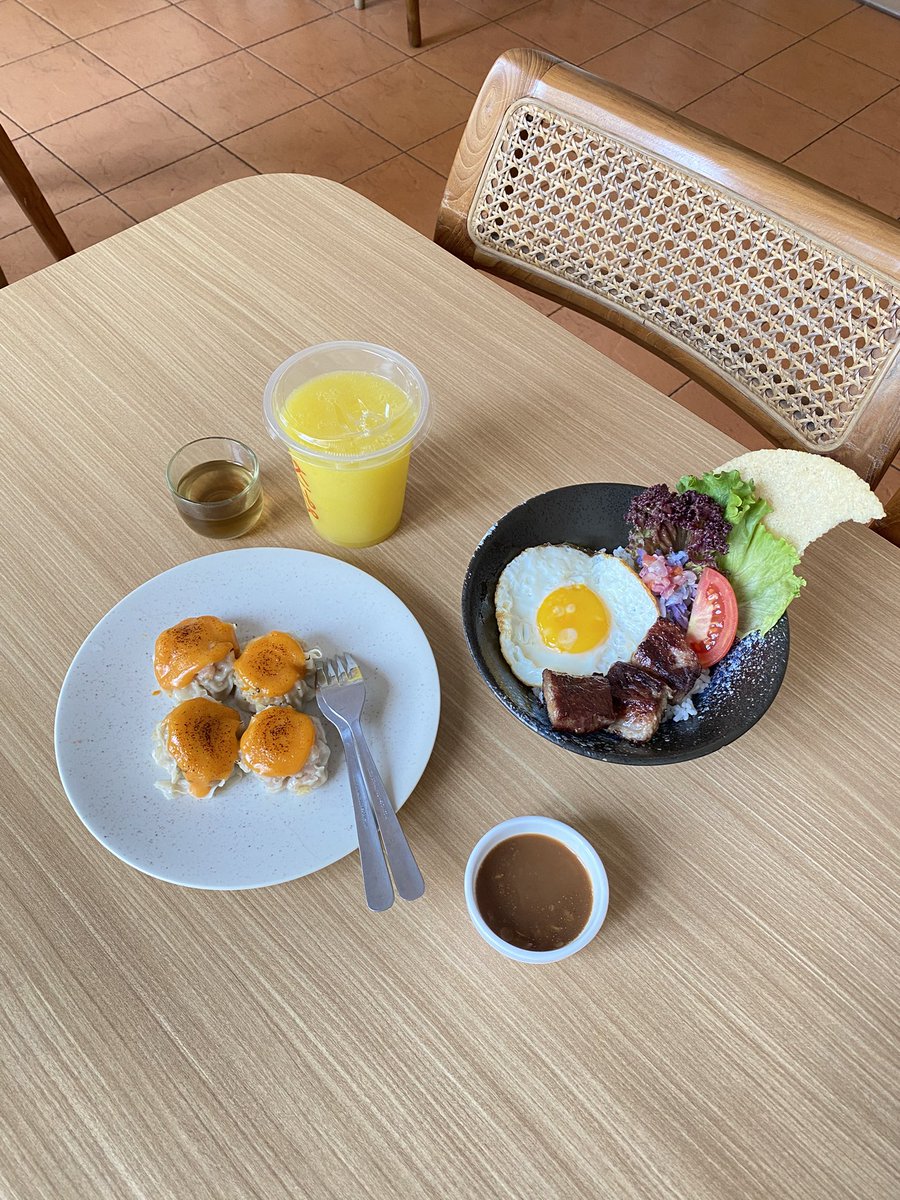 coffeecloverr's tweet photo. 📍Kita by Inessya

[Cafe and Resto]

Another cafe yang comfort zone banget buat nyantai dan kerja-kerja kecil. Makanannya enak-enak, tempatnya oke. Reccomended buat nyantai sejenak karna tempatnya di tengah kota ✨ https://t.co/sSIdORWNZj