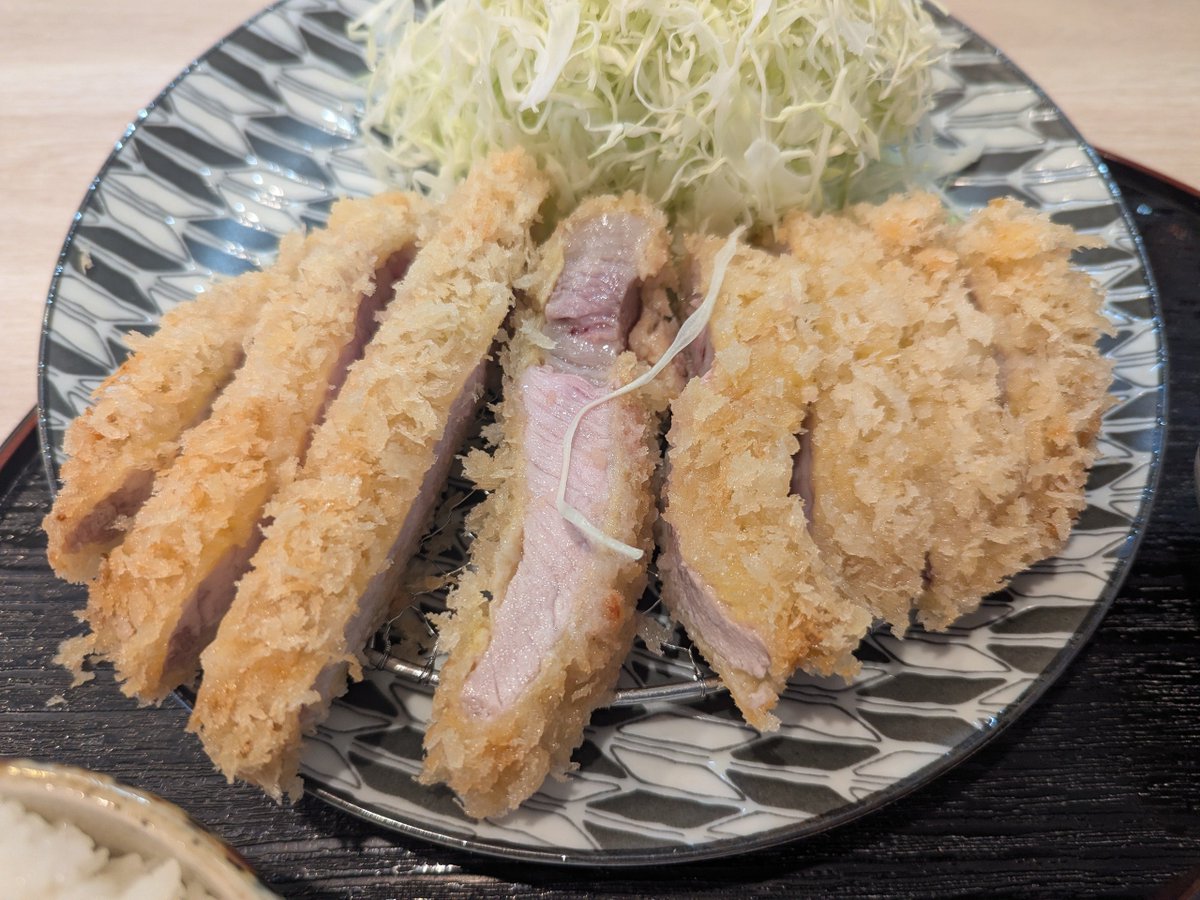 TaroinZAT's tweet photo. 今日の #とんかつ

前橋市青柳町　かつひろ https://t.co/HdNJfm0GXz