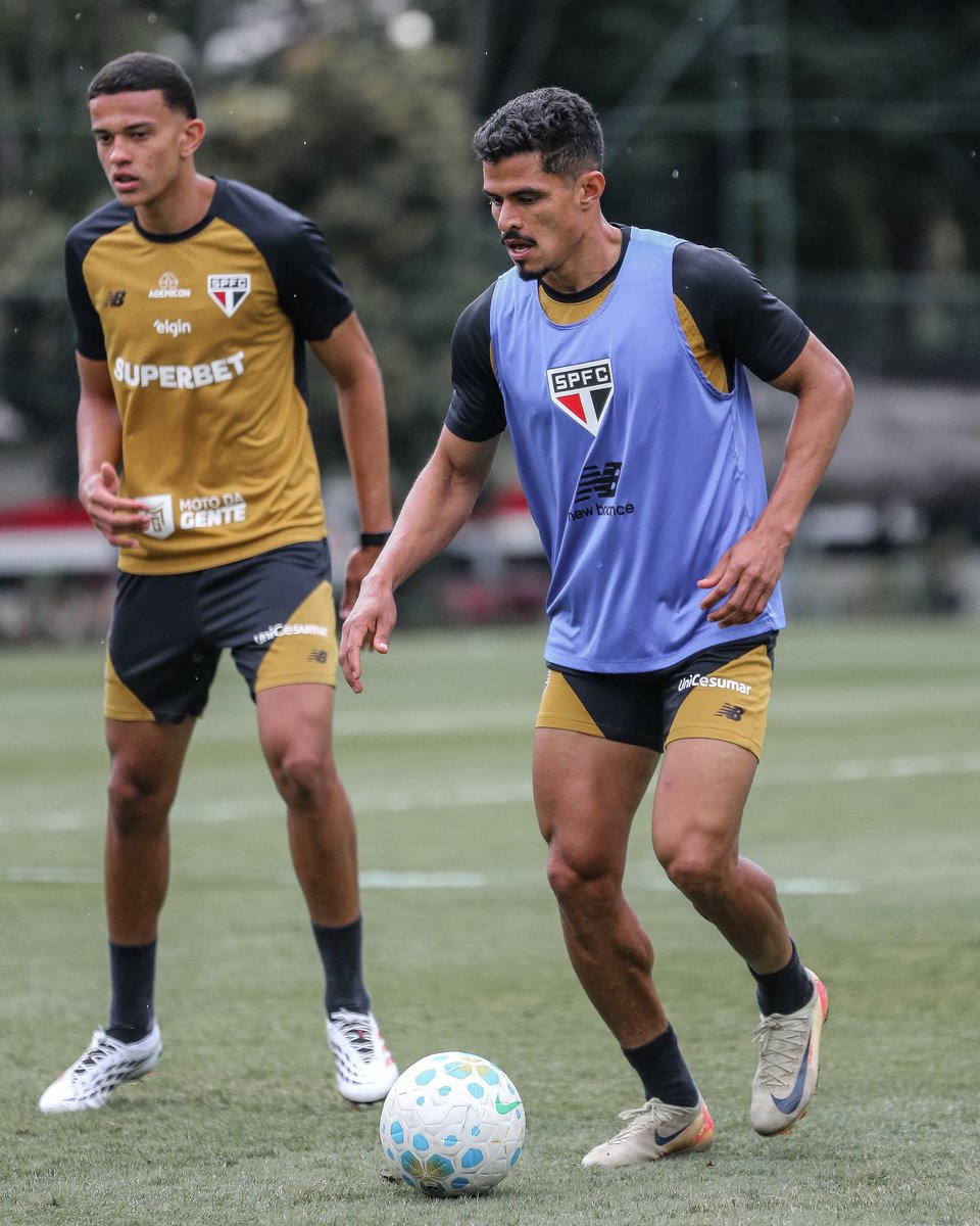 SaoPauloFC's tweet photo. Último treino antes do nosso confronto na Arena do Grêmio!

#VamosSãoPaulo 🇾🇪

📸 Erico Leonan / São Paulo FC https://t.co/6GL2fTloJ7