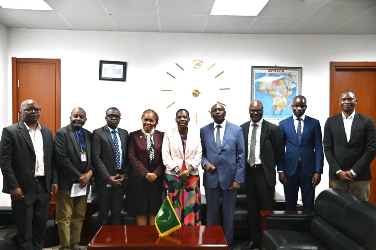 awakimani's tweet photo. @IOMatAU was pleased to meet  H.E @amma_twumamoah AU HHS Commissioner to discuss JLMP, Migration Governance &amp;  Continental GCM PoA, Libya TTF, AMR 3rd edition, AU Migration &amp; Climate Change Strategy &amp; DOHA Dialogue #partnerships for safe,orderly and regular migration. https://t.co/ljdVJMoZ3J