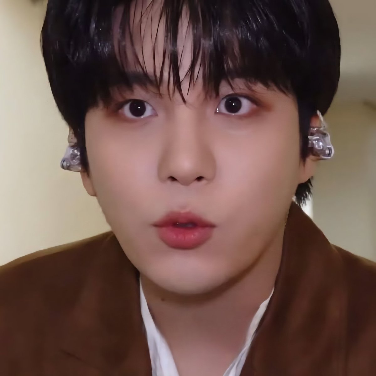 jhs_rev's tweet photo. I see no difference https://t.co/4GGV8gYdYe