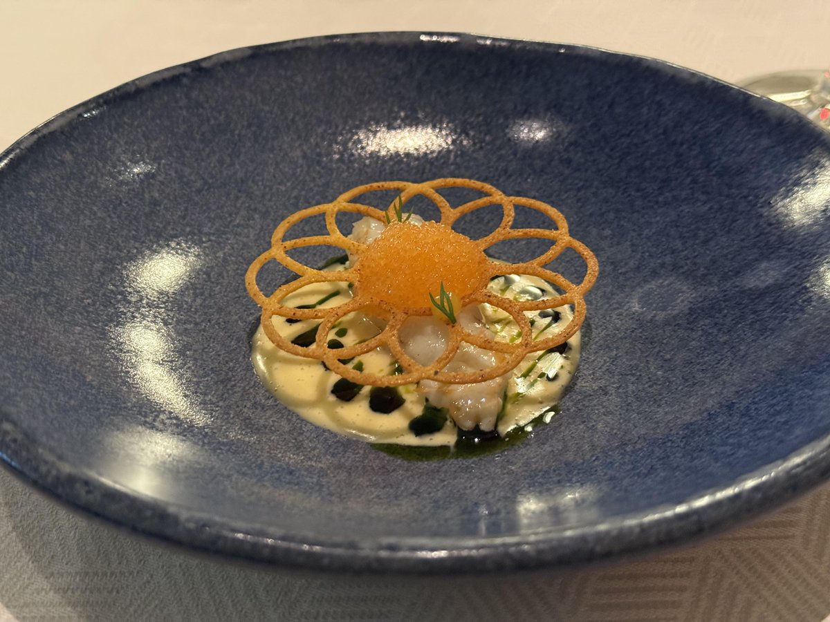 Tom_ydj's tweet photo. Lunchtime! Eating at Aquavit today, it's a bit tart though lol https://t.co/2dtF7nehTa