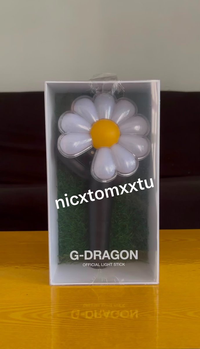 nicxtomxxtu's tweet photo. Wts lighstick g dragon
Minat boleh dm buat diskusi harga yaa

#zonauangㅤ #gdragon #lighstick #bigbang #ls https://t.co/FIAYimcDWu