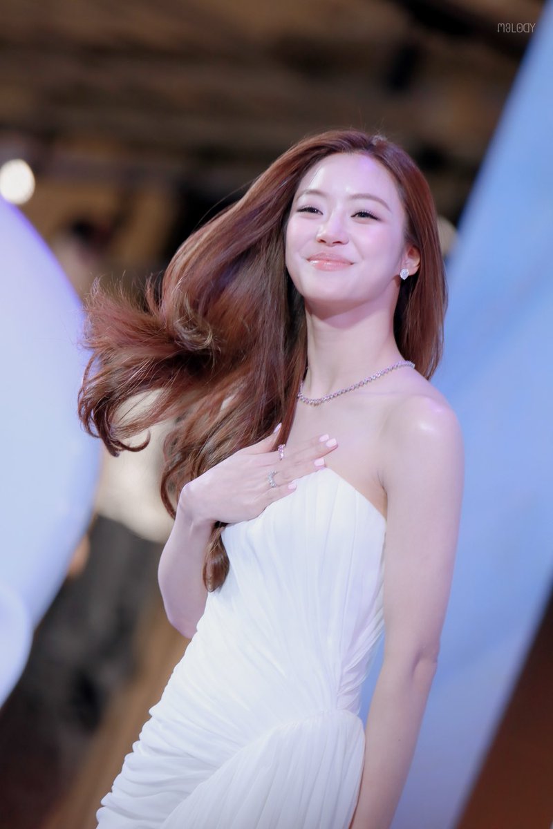 Melodybpnf's tweet photo. 🥰

#VaselineGlycoxomeXMiu
#MiuNatsha #หมิวณัชชา https://t.co/3J9jENWMWz