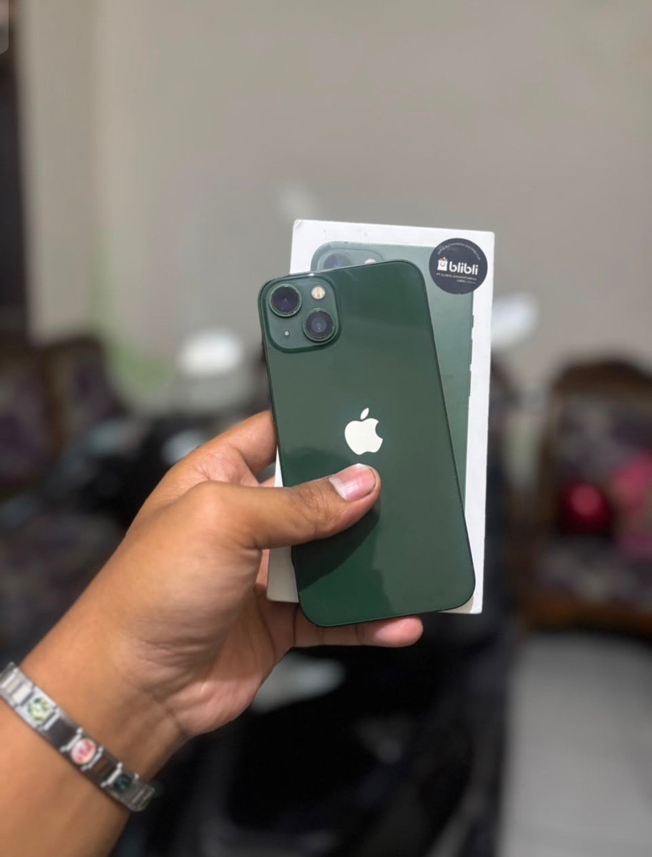 whostheregg's tweet photo. Numpang promo guys
Iphone 13 ibox 128b gb
Bh 85
Garansi off
7 jutaan aja
📍Sby bisa cod
#iphone https://t.co/XRvSgTyq15
