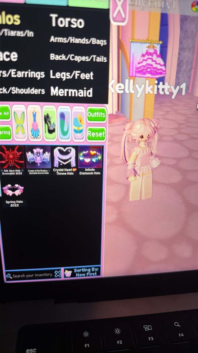 cheese51214668's tweet photo. Looking for offers!
PayPal, Venmo, cashapp, adopt me pets
If the halos don’t sell I will trade them for more diamonds 💎 
Proofs pinned
 #adoptme #RoyaleHighHalo #royalehigh #rhtrades #adoptmepets #royalehighcrosstrades #royalehighcrosstrading https://t.co/TKzF8ZZIZi