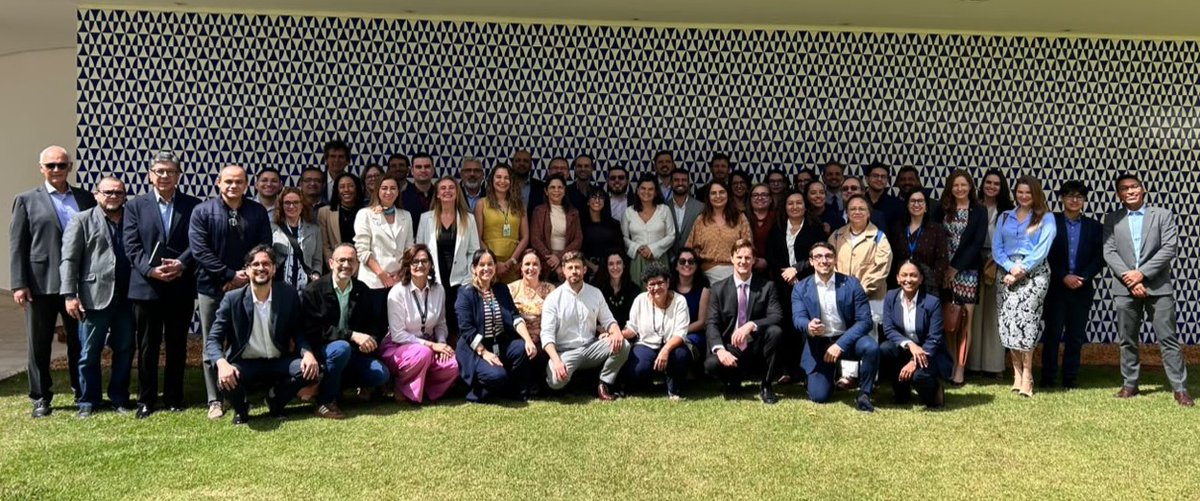 FIDA_LAC's tweet photo. 🇧🇷El equipo FIDA en #Brasil realizó la 2da edición de la Revisión de Cartera de Proyectos del @FIDA_LAC en el país.

Se reafirmó el compromiso de socios nacionales con el fortalecimiento de la gobernanza, transparencia y eficacia de operaciones.

Más info: https://t.co/pqvZhQyEDw https://t.co/kdqVKCjN7E