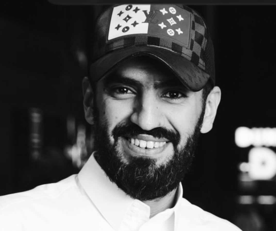 WaleedShalhoub's tweet photo. أفتقدنا اليوم أخ وزميل غالي على قلوبنا جميعاً بعد معاناة مع المرض فنسأل الله عز وجل أن ترحم عبدك زياد بن محمد العصيمي وتجعل ما أصابه من مرض وألم تمحيصاً لذنوبه ورفعة لدرجته في جنتك وإنا لله وإنا إليه لراجعون. https://t.co/xFPUzh84kW