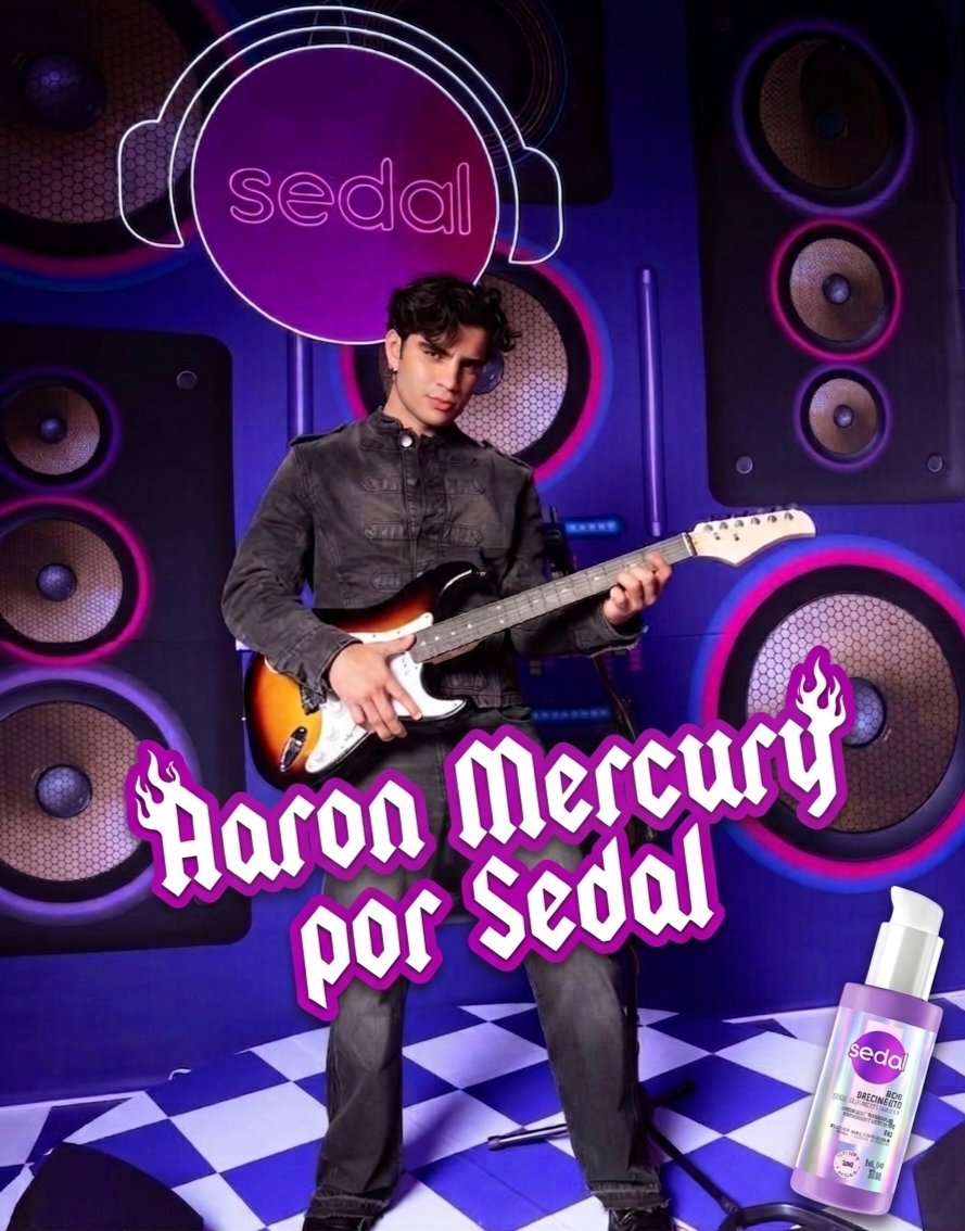 MarcelaZiga8's tweet photo. El  cabello de @ArnMercurio siempre ha tenido explicación y se llama sedal ❤️❤️ 

AARON MERCURY X SEDAL https://t.co/0hULEdX8bg
