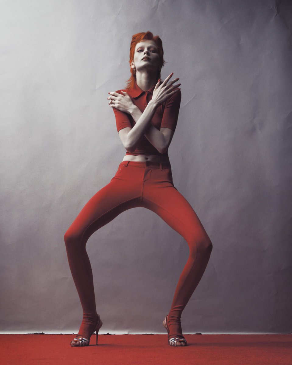 LaModeUnknown's tweet photo. Letícia Hall as ✨️Ziggy Stardust✨️ wearing Jean Paul Gaultier, Gucci, Louis Vuitton and Givenchy by Sarah Burton in the lens of Jack Bridgland for V Magazine.🪡 https://t.co/WfqAHPouSs