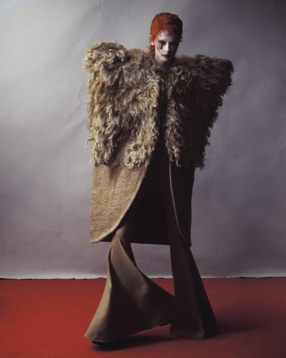 LaModeUnknown's tweet photo. Letícia Hall as ✨️Ziggy Stardust✨️ wearing Jean Paul Gaultier, Gucci, Louis Vuitton and Givenchy by Sarah Burton in the lens of Jack Bridgland for V Magazine.🪡 https://t.co/WfqAHPouSs