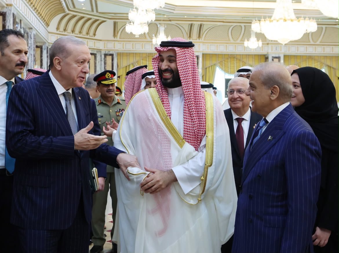 by_aybuke's tweet photo. Cumhurbaşkanı Erdoğan:

BM Şartı’nın 51’inci maddesinde tanımlanan savunma hakkını da teyit eden anlaşma, hiçbir ülkeyi hedef almadığı gibi bölgemizin huzurunu, refahını ve istikrarını amaçlayan tüm kardeş ülkelerin katılımına açıktır. https://t.co/V6ClJ5R9VS