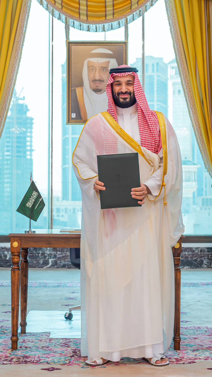 abdullah18mn's tweet photo. يد تكتب بعقل الدولة وحكمة قائد تجعل من القرار طريقًا للسلام ومن السلام قوة تعزز أمن الأوطان وازدهارها

من هذه اليد تكتب قرارات يتردد صداها في المحافل ويبنى بها السلام على أسس القوة والحكمة لتبقى المملكة رقمًا صعبًا في صناعة الاستقرار الإقليمي والدولي

 #اتفاقيه_مكه_للدفاع_المشترك https://t.co/NX13SyjkXK