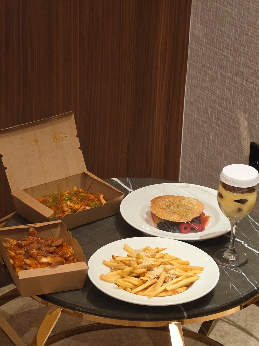 skywongraveee's tweet photo. วันนี้คุณกินอาหารไปกี่สัญชาติ https://t.co/tng3pyHzmu