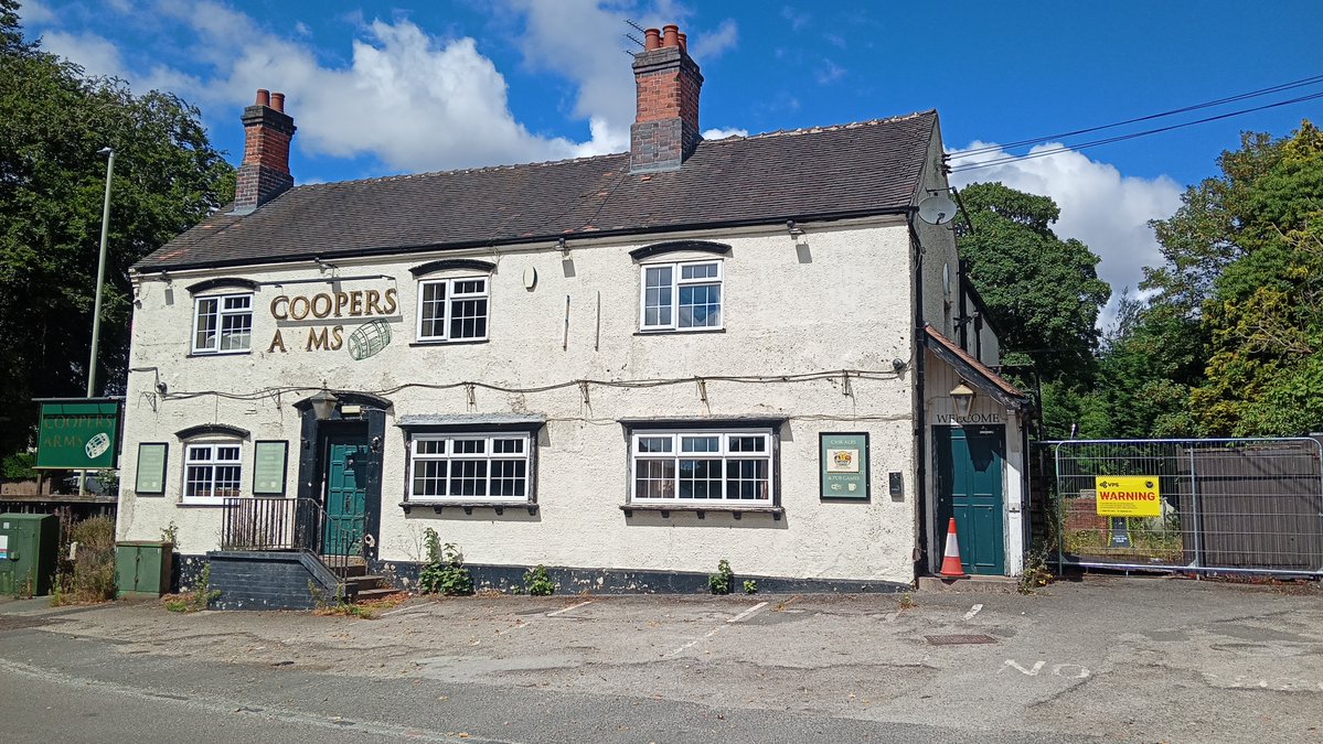 DBishop2812's tweet photo. @oldmudgie Coopers Arms, Woore, Shropshire. Prominent village pub on main crossroads, still open on Streetview here:

https://t.co/XHo5csBquo

https://t.co/WyXgoxi4yQ https://t.co/vPQvV3T6Cy