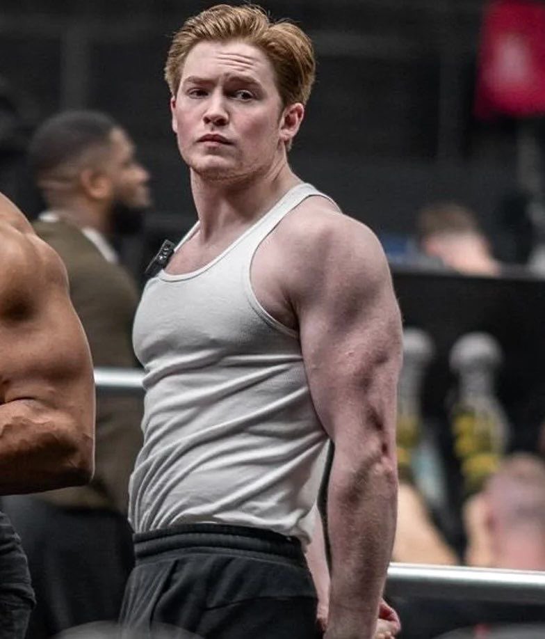sproldenhrts's tweet photo. “He better hit the gym” I swear these people still picture him as season one Nick Nelson cuz WHO the hell are u talking about https://t.co/K9UIDwAIlM