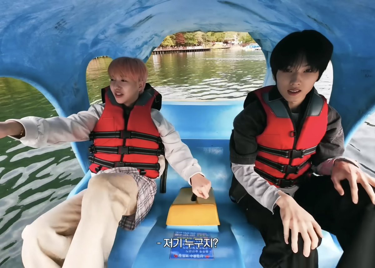 cherrysapzuza's tweet photo. ไปปั่นเป็ดกับน้องจีซองก็กรี๊ด ไปพายเรือ(นอน)กับน้องเล่อก็กรี๊ด เสียงดีจริงๆลูกใคร555555555555 https://t.co/2Ez6a4xTkL