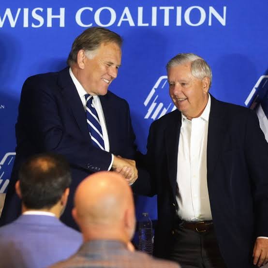 RobboLaw's tweet photo. The guys who are responsible for 9-11 and all the failed losing wars since then look a lot more like Mike Rogers than they look like Abdul El-Sayed. #MISenate https://t.co/gxAgmHJBGo
