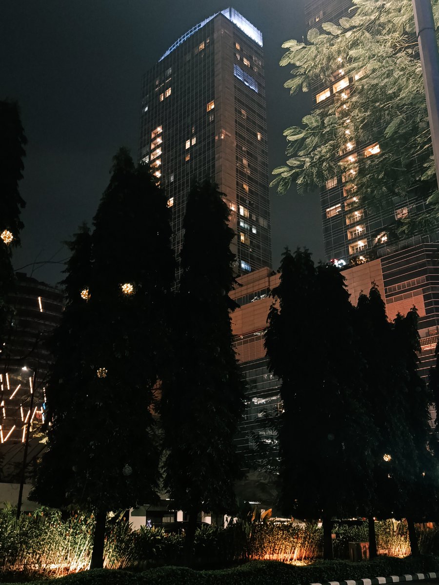 estelleonscript's tweet photo. Friday night 🌃 https://t.co/cr8IaYMBcu