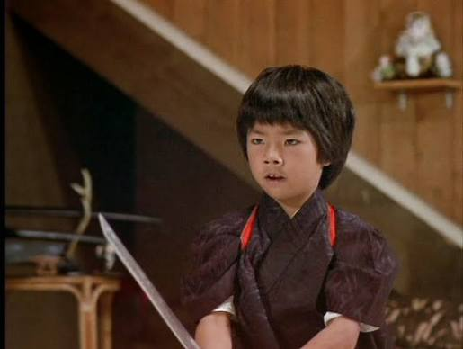 batschach's tweet photo. ケイン・コスギの子役時代、今回初めて見たけどあんな幼い頃からガチな殺陣をやってのけてるのには驚いたな…流石はショー・コスギの後継者というべきか。
それでもって３０年後にスコット・アドキンスとNINJA２（ニンジャアベンジャーズ）やってるんだから堪らんね🔥 https://t.co/P2xy0DMCJY