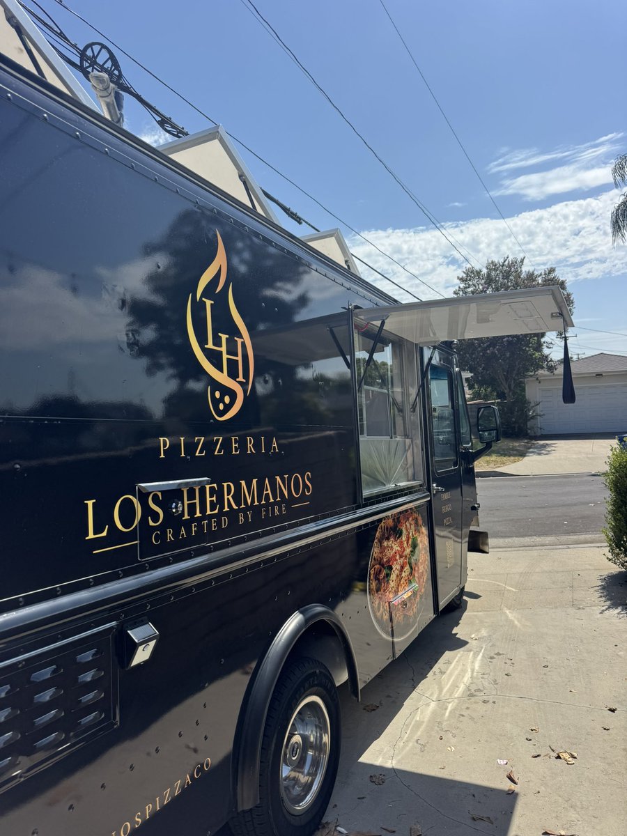 Tanershift4's tweet photo. Shift4Dine New POS upgrade Los Hermanos food truck in CA! 👊  We do our work with passion.🔥We are instilling our love for Shift4Dine in everyone. 💙  🚀🚀😍😍 They loved the new pos system! #Shift4Dine @Shift4 🇨🇾🇨🇾 https://t.co/XoP64mBqDB