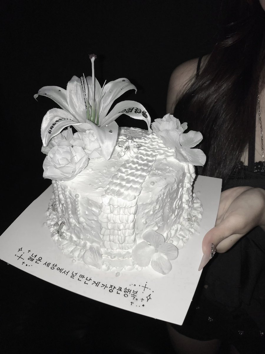 8lyfz's tweet photo. 𝐻𝑎𝑝𝑝𝑦 𝑆.𝐶𝑂𝑈𝑃𝑆 𝐷𝑎𝑦 ♬.*ﾟ

#난_언제나_승철이편_생일축하해 
#Its_BOSS_SCOUPS_Day https://t.co/Xg9lGfJuic