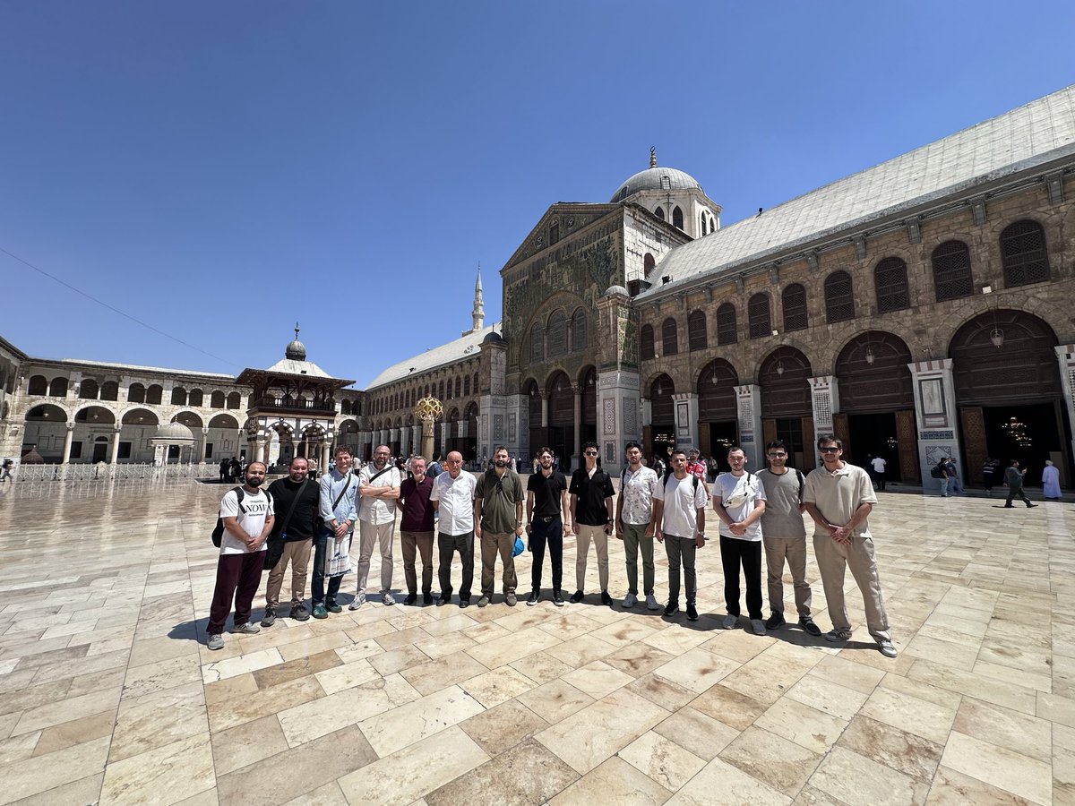 kafkasvakfi's tweet photo. Kafkas Vakfı gençleri, Suriye'de Aza Team rehberliğinde Şam gezisi gerçekleştirdi. 🏛️✨

Tarihi ve kültürel dokusuyla öne çıkan şehirde gençlerimiz unutulmaz anlar yaşadı. 📸

#KafkasVakfı #AzaTeam #Şam #Suriye #GençlikKültürGezisi https://t.co/ORwop6BOAx