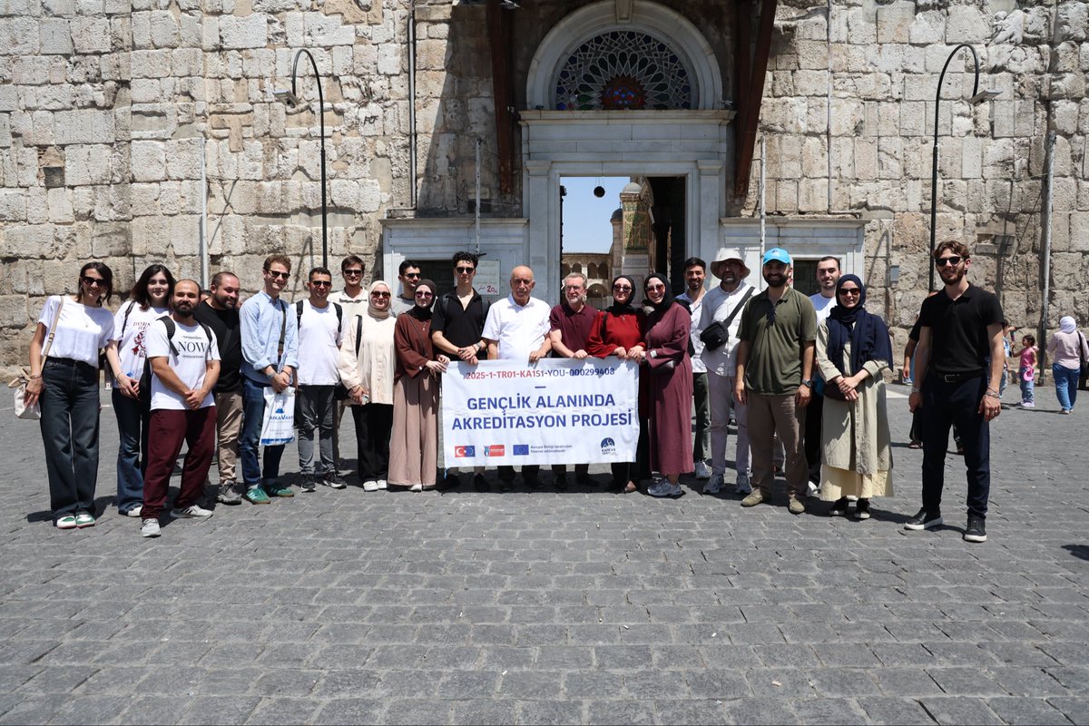 kafkasvakfi's tweet photo. Kafkas Vakfı gençleri, Suriye'de Aza Team rehberliğinde Şam gezisi gerçekleştirdi. 🏛️✨

Tarihi ve kültürel dokusuyla öne çıkan şehirde gençlerimiz unutulmaz anlar yaşadı. 📸

#KafkasVakfı #AzaTeam #Şam #Suriye #GençlikKültürGezisi https://t.co/ORwop6BOAx