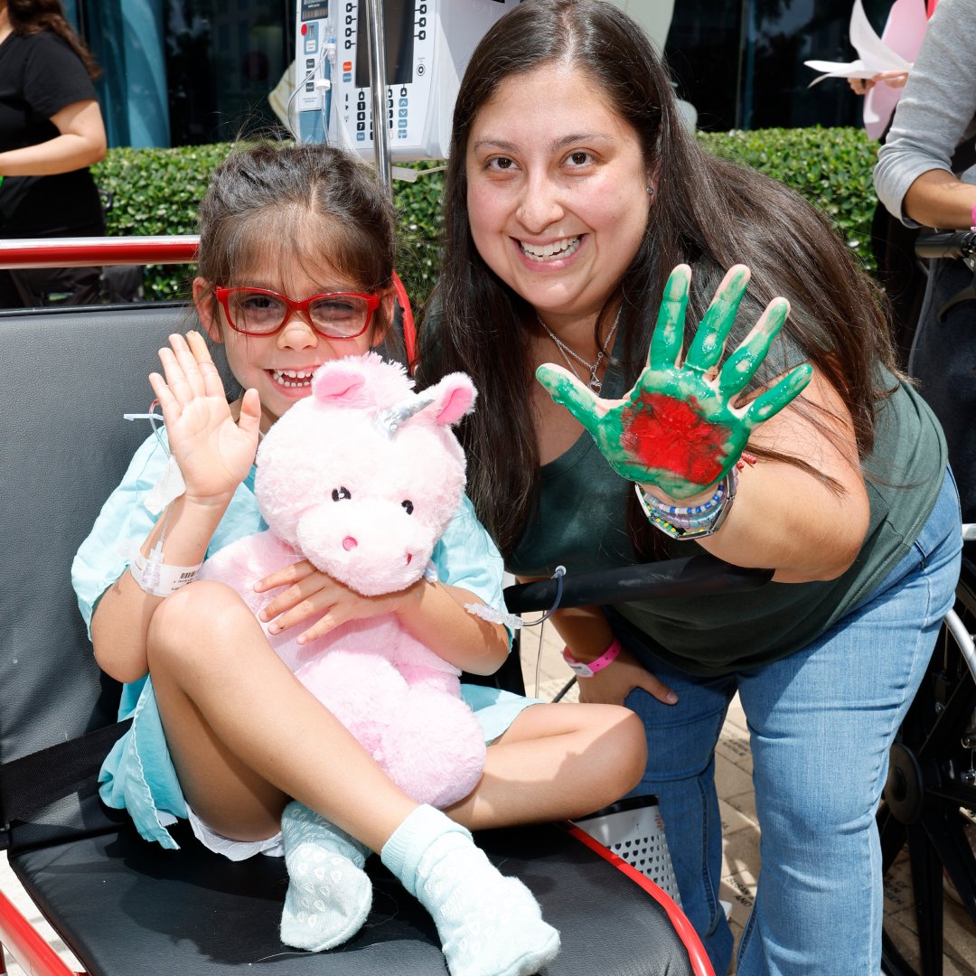 hopeonwheels's tweet photo. Hope and handprints at our Handprint Ceremony at @jdchospital. 🖐️ https://t.co/VekY9rgW6s