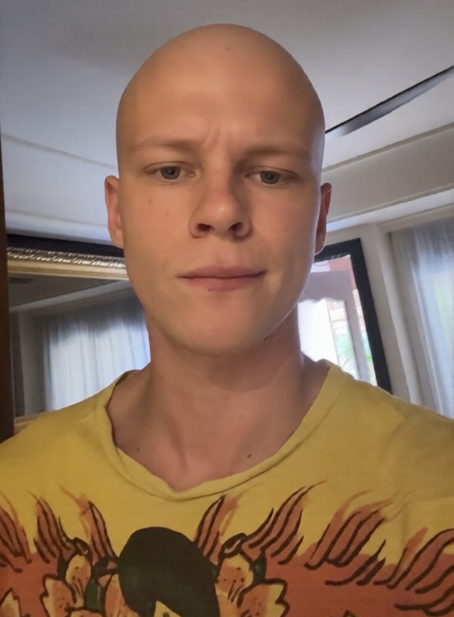 ryanaim69's tweet photo. I NEED HIM TO SMILE IT’S FREAKING ME OUT https://t.co/gRdfp8R7Ch