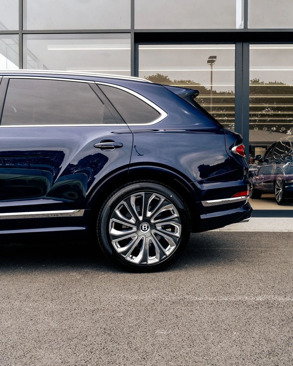 nocarcontext's tweet photo. BENTLEY Bentayga 💙💙 https://t.co/PFANhNxdjL