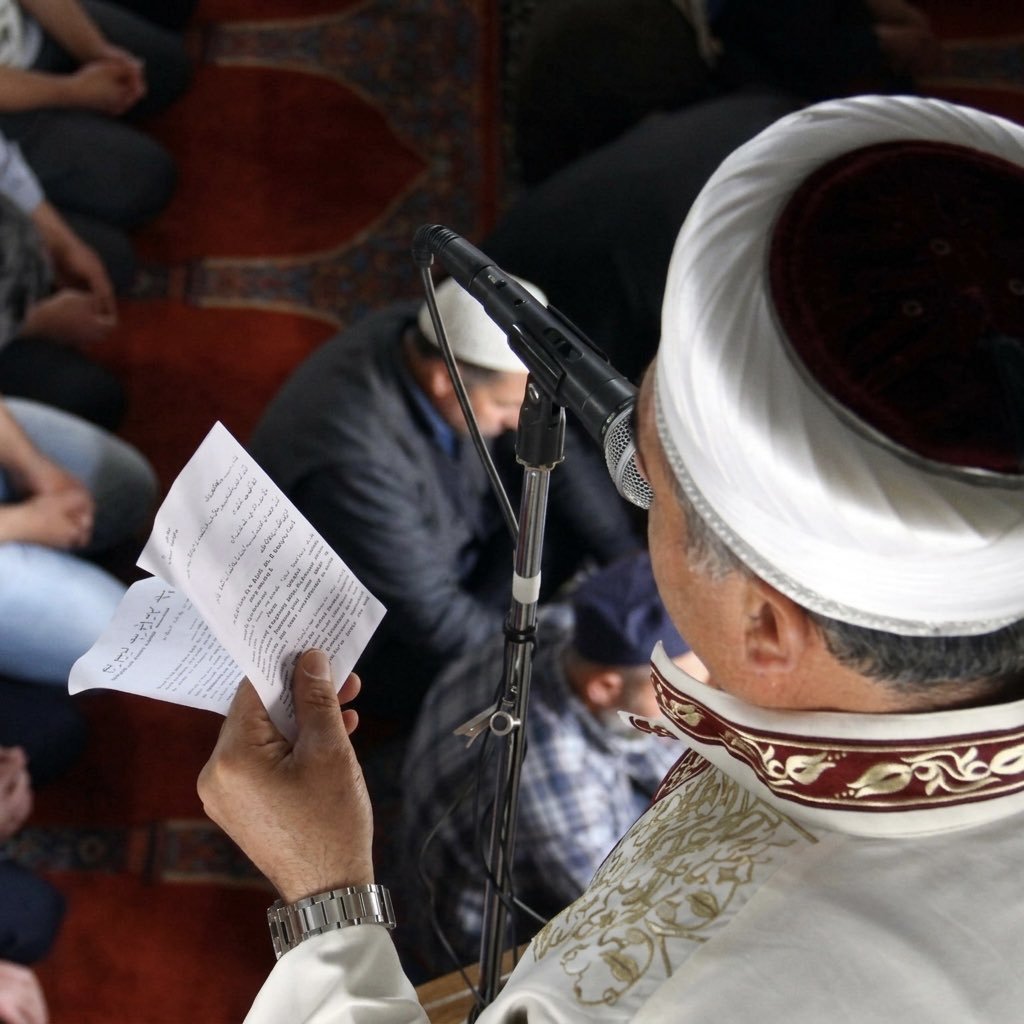 6nciduyu's tweet photo. Cuma hutbesi:

“Savaşların farklı bölgelere yayıldığı, İslam
coğrafyasında kan ve gözyaşının hakim olduğu, ülkemizin ateş çemberinin içine çekilmek istendiği bir dönemde; istikbalimiz, kardeşliğimize bağlıdır.” https://t.co/5AL9lBwpVs