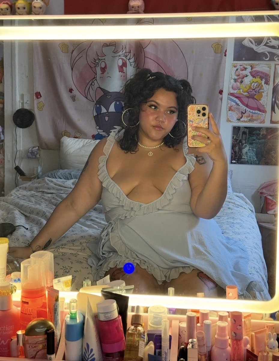 kupkace3's tweet photo. one of my favorite dresses :))) https://t.co/bor4UZhOar