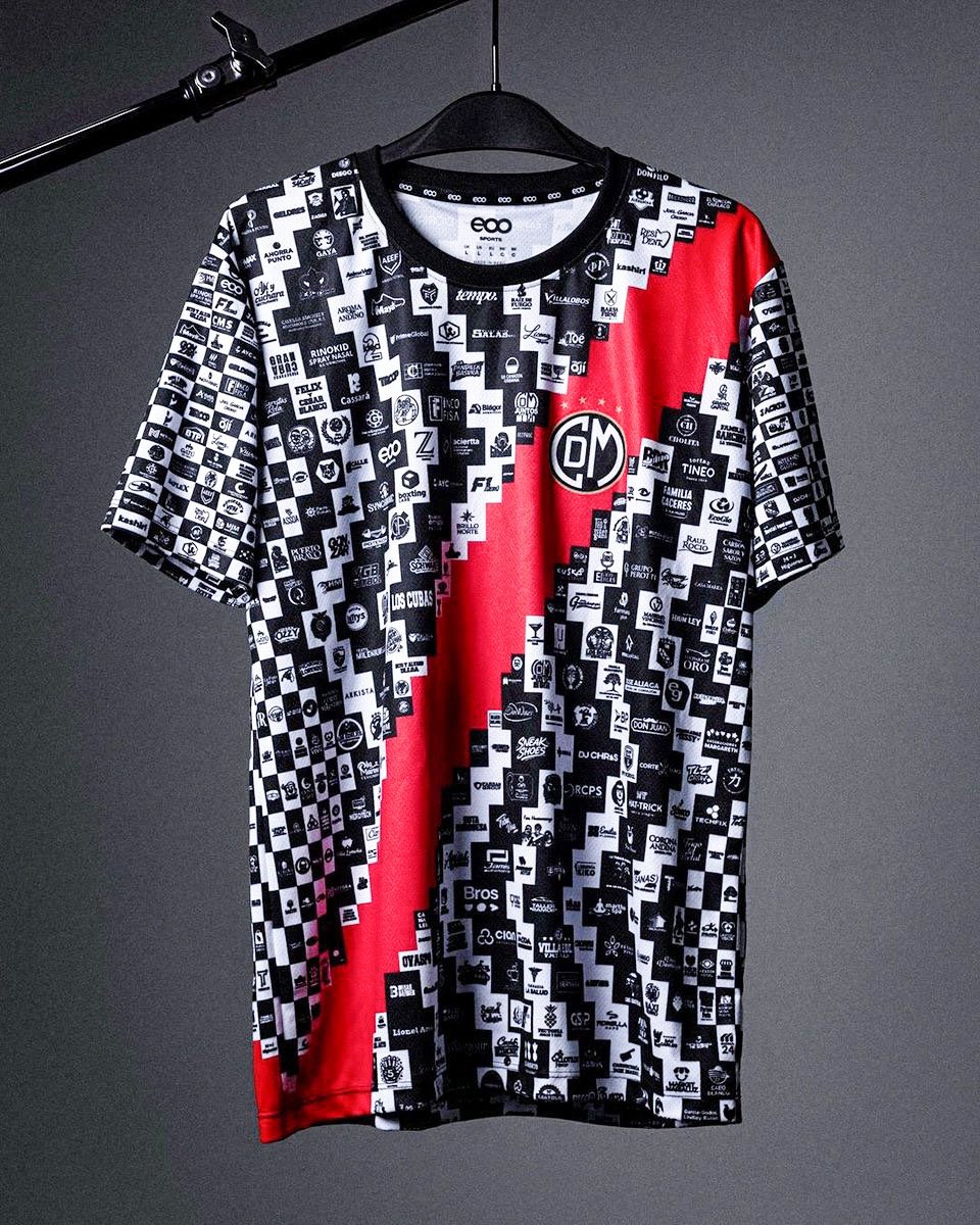 TrendingEx's tweet photo. Trending Photos: Peruvian football club, Deportivo Municipal prints 1,000 different shirt sponsors on its jersey, after selling each spot for $60, to generate revenue to overcome relegation financial crisis. https://t.co/JQelaAtj9d