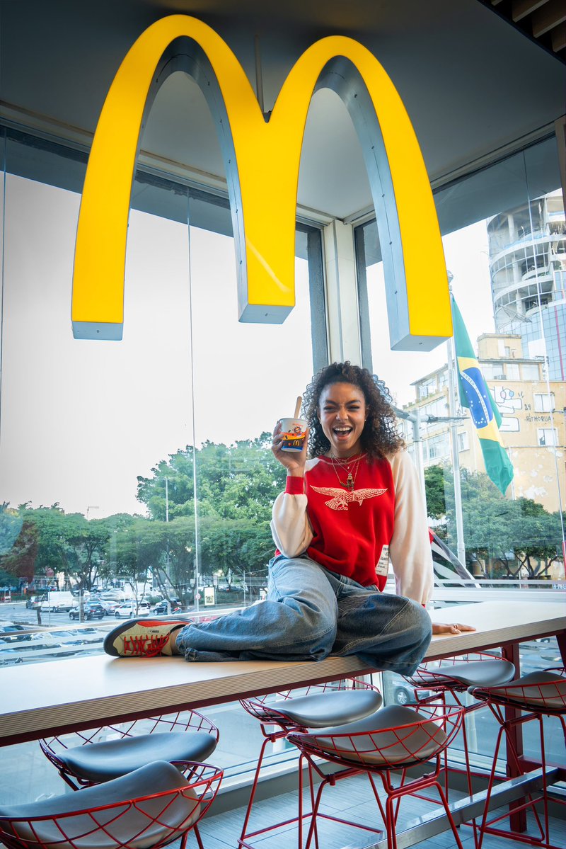 CfSunshines's tweet photo. Any Gabrielly + Mc Donalds = ❤️💛 https://t.co/KDQeX9Ccqq