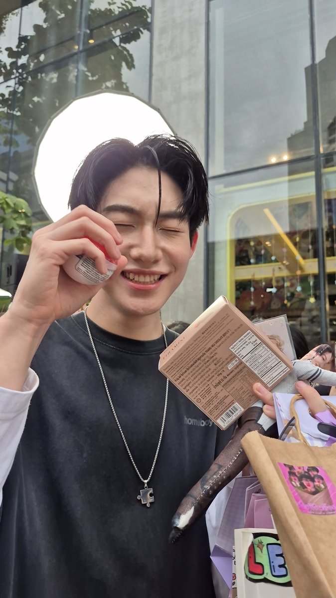 Saranya24sr's tweet photo. เด็กเเง จิงมั้ย
#LEO_phatipan
#AlphaNewClan2ndHappening
#ProjectAlphaNewClan https://t.co/lMDTgiHkTF