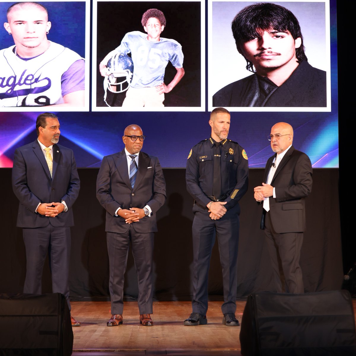 SuptDotres's tweet photo. From @MDCPS students to educators and extraordinary public leaders! Honored to stand alongside the City of Miami Police, Chief Edwin Lopez, Miami-Dade County Commissioner Dr. Steve Gallon III, and incoming Superintendent Rafael Villalobos. This is proof of what happens when we invest in our youth! #YourBestChoiceMDCPS #OOS2026