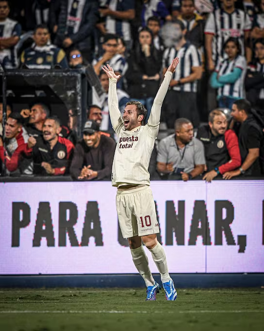 ThonyOn1's tweet photo. @HinchaGrone1901 @CONMEBOL @Universitario ajajajajaja nunca se te quitará ese dolor de ano https://t.co/Zs7cyThsxL