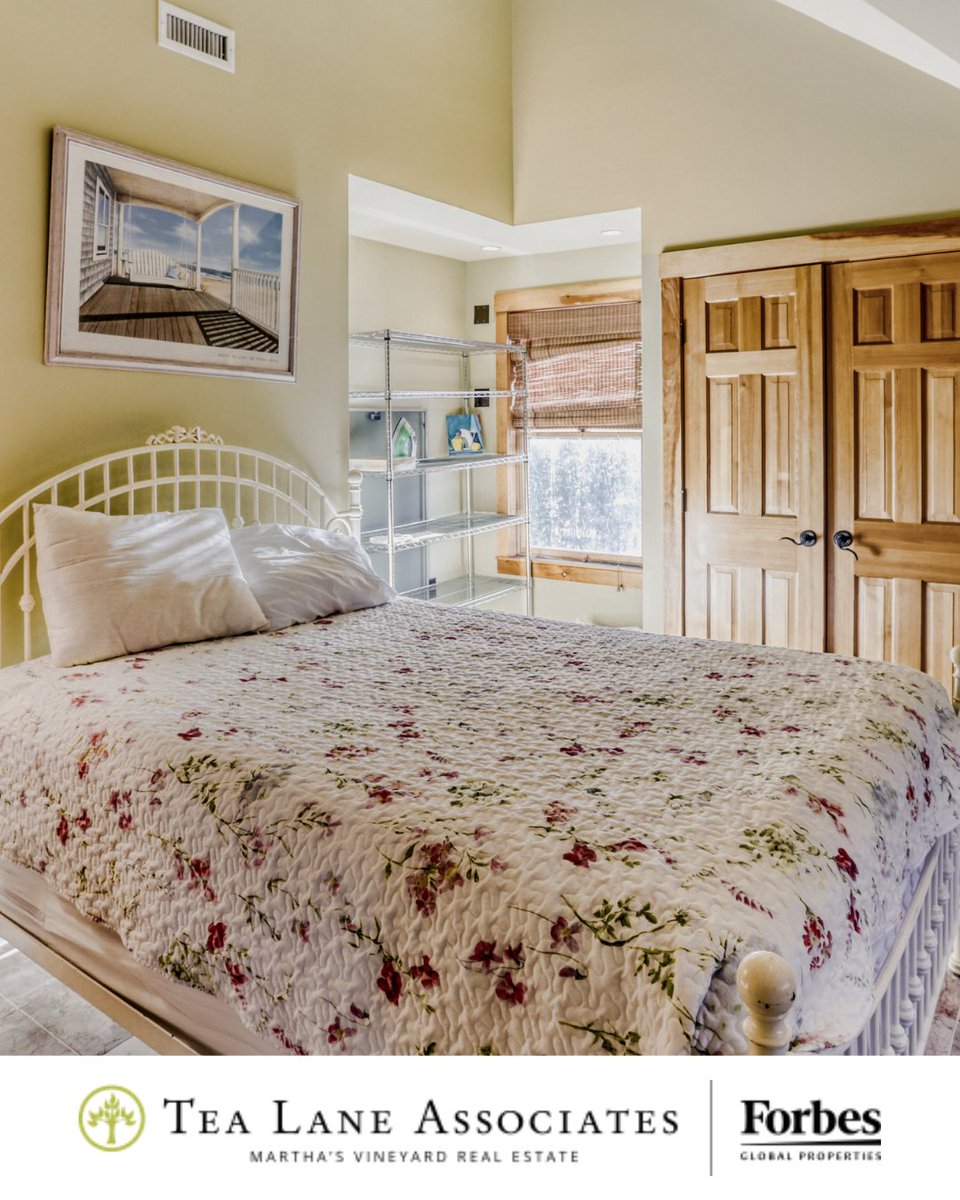 TeaLaneMV's tweet photo. SIGNIFICANT PRICE REDUCTION — $500,000

Now offered at $2,495,000, 24 Cournoyer Road is a rare mixed-use opportunity in West Tisbury.

Learn more: https://t.co/pIAOh1Hy0t https://t.co/MvewthSlaj