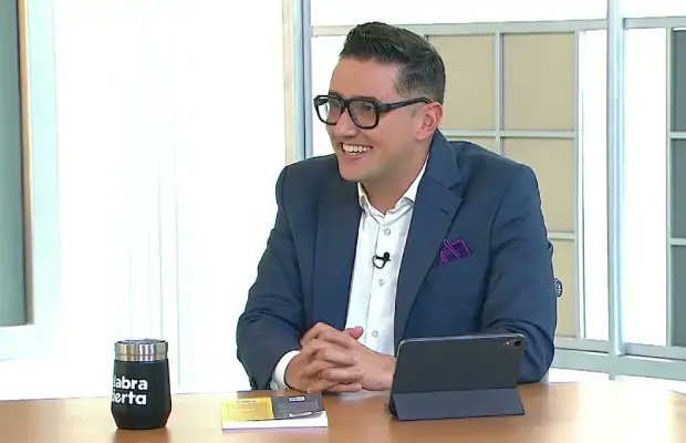 Canal_Televen's tweet photo. #TusProgramas 📺 | ¿Alguna vez te has detenido a pensar en el verdadero poder que se oculta detrás de cada frase que pronuncias? En esta edición de Palabra Cierta, nos adentramos en una reflexión profundamente valiosa sobre cómo "Las palabras también salvan".
🔗 Para ampliar más detalles ingresa a 👇
https://t.co/m801h9N5Ma