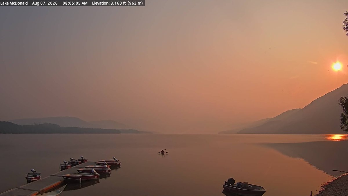 GlacierPark's tweet photo. Smoke has arrived. 😷
#wildfire #montana #climatechangeisreal https://t.co/e8ows2YOQF