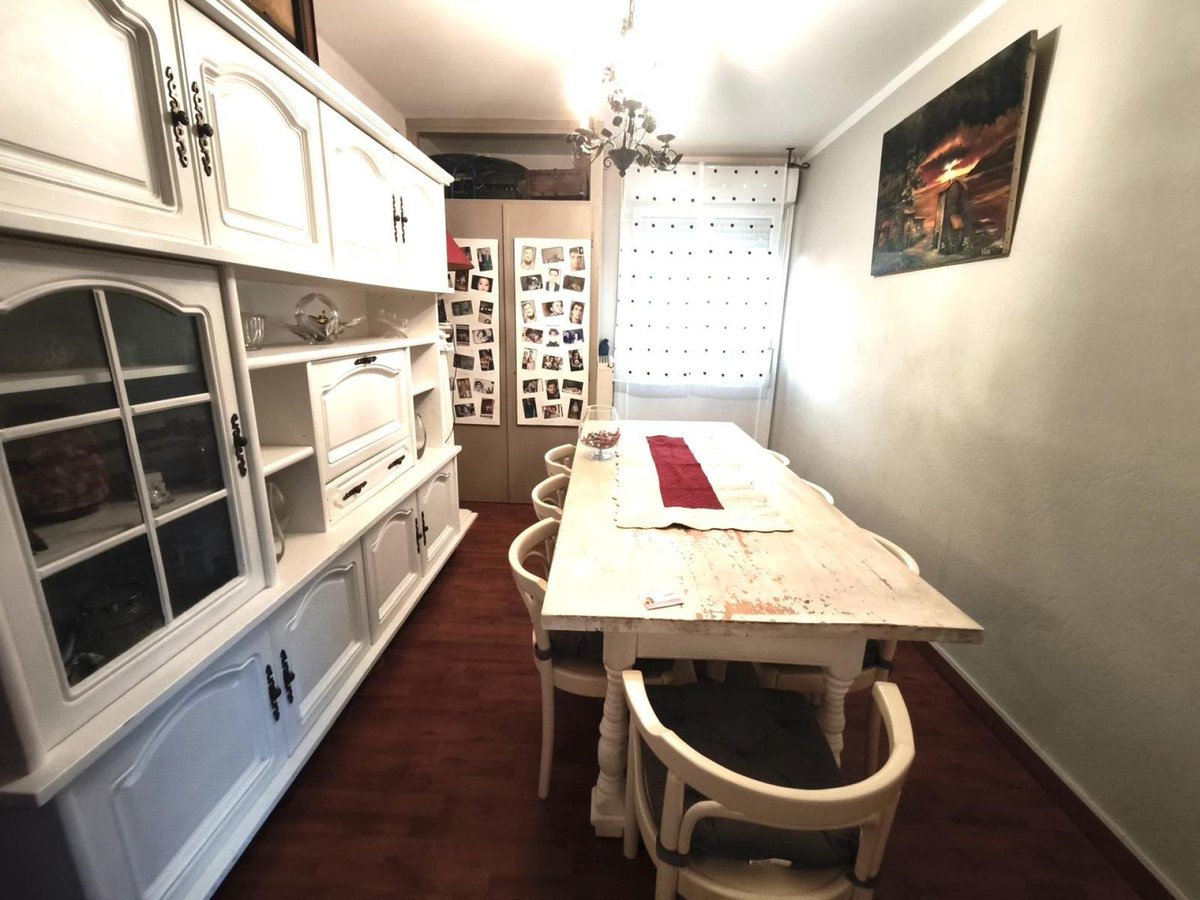 julyen91's tweet photo. ✨ Bien à vendre | APT 📍

Situé sur les hauteurs d'Apt (84400), cet appartement au calme, entretenu avec soin,  se trouve proche des commerces et des transports en commun. Idéal pour les familles, il bénéficie d'un emplacement recherché à (...) https://t.co/pmElUJLadp