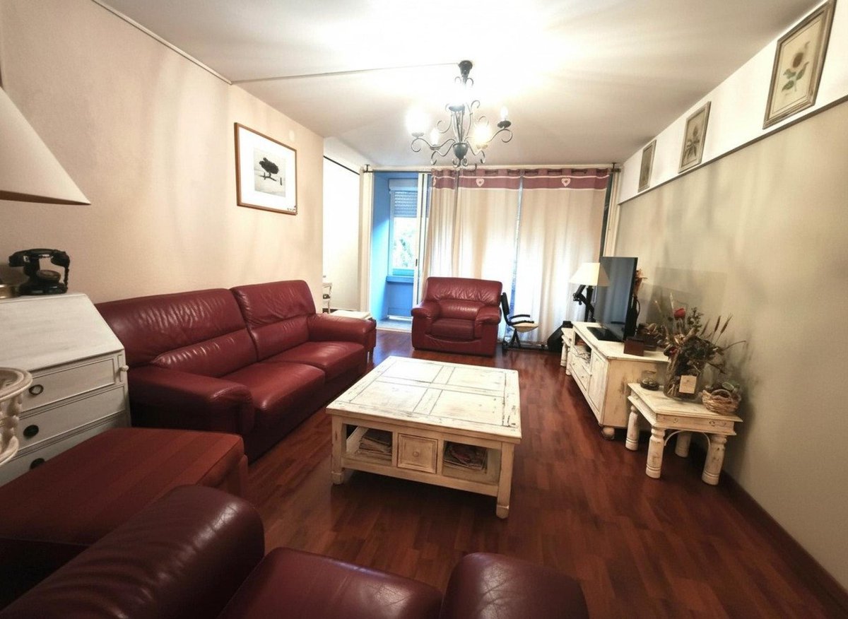 julyen91's tweet photo. ✨ Bien à vendre | APT 📍

Situé sur les hauteurs d'Apt (84400), cet appartement au calme, entretenu avec soin,  se trouve proche des commerces et des transports en commun. Idéal pour les familles, il bénéficie d'un emplacement recherché à (...) https://t.co/pmElUJLadp