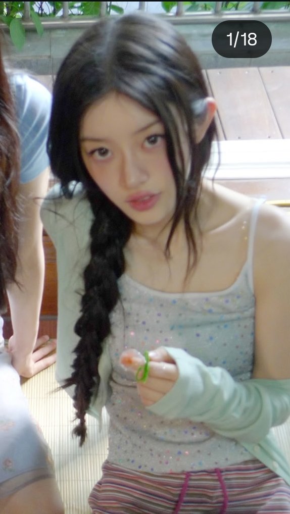 frenchyunilla's tweet photo. she is so tiny im gonna lose it https://t.co/Xh3cBPWJDw