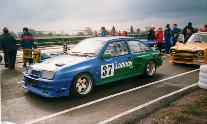 Thundersaloons's tweet photo. From the Archive:  Ford Friday 💥

🏁  Barclay Dougall 
🛞  Ford Sierra RS500 
📍  Croft Circuit 
📅  1997 Season
🚦  Formula Saloons Championship 

#FordFriday | #FormulaSaloons | #CroftCircuit | #RS500 

(📸©️ Robert Storey) https://t.co/ULs3SWAJtQ
