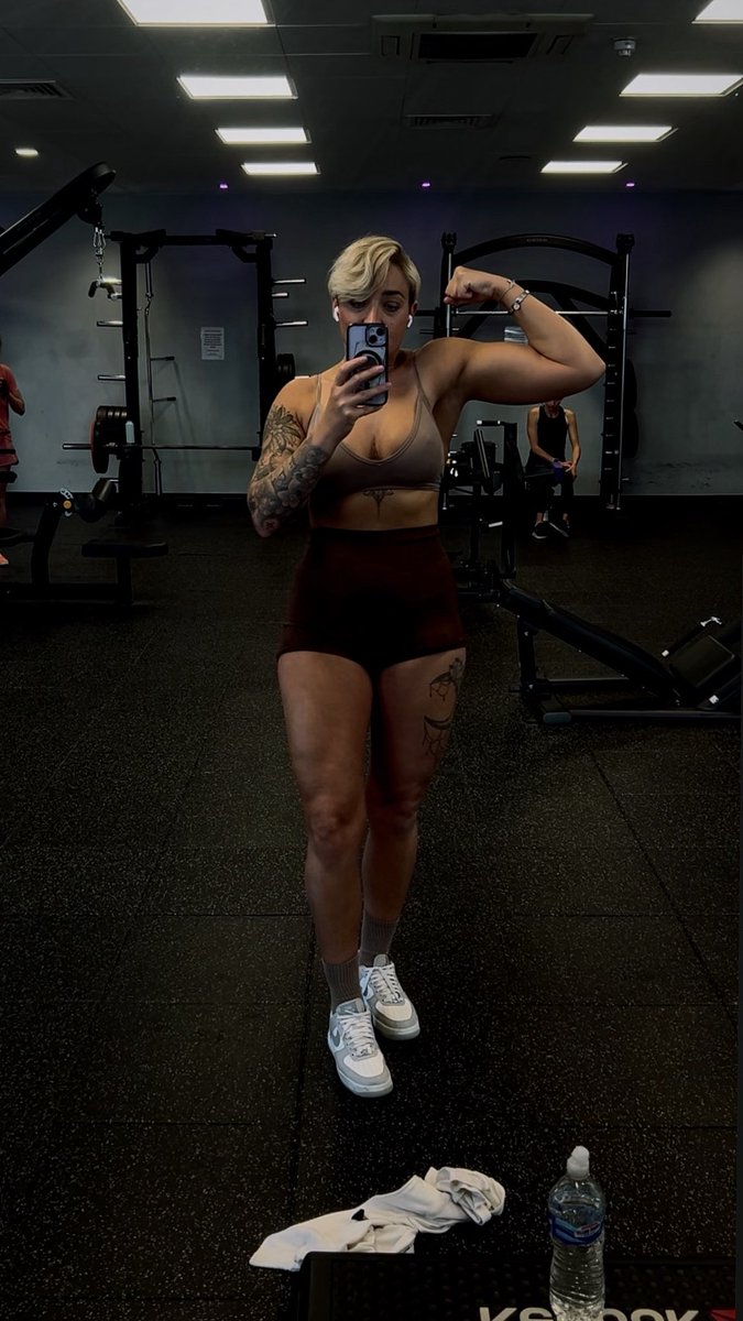 MuscleMummyHay's tweet photo. 💪🏽💪🏽 What a muscle mummy- without muscles!!  💪🏽💪🏽 https://t.co/i9oEGfDili