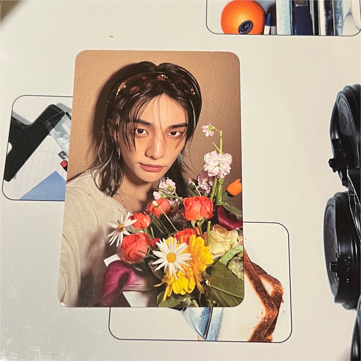 love4yji's tweet photo. it is one of the best photocards ever.. 😭 https://t.co/mrmEyIJlqb