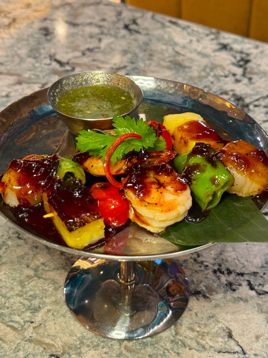 Mila1_vx's tweet photo. This Thai restaurant in Midtown Manhattan has such a beautiful atmosphere!! The food tastes great too. https://t.co/cPEelT9Sqw